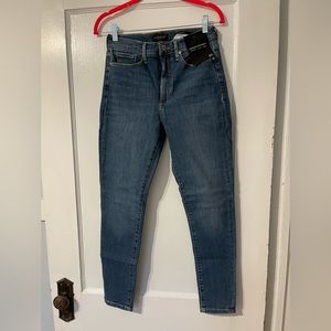 New Banana Republic Blue High rise skinny jeans. Size 27